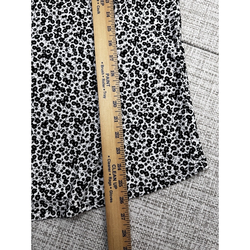 Adrianna‎ Papell Popover Top White With Black Floral Stretchy Office Size 1x - Picture 7 of 11